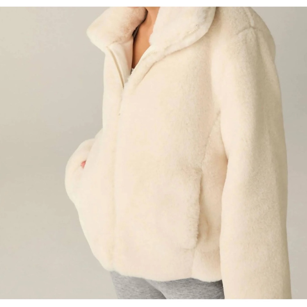 Beyond Yoga Cream Teddy Jacket